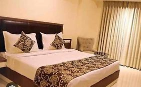 Hotel Abhiram Palace